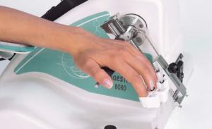 Attelle motorisée de la main et du poignet Kinetec MAESTRA